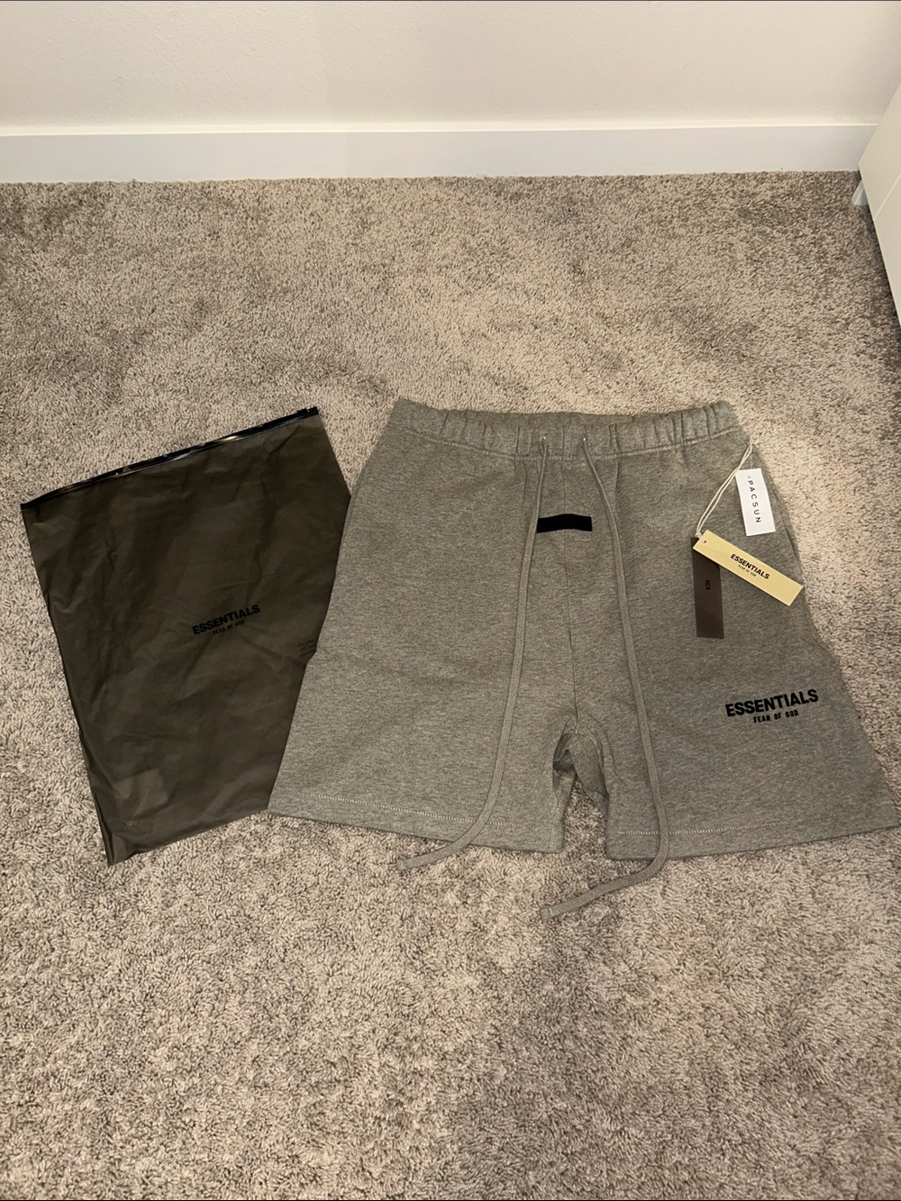 Essentials fear of god shorts dark oatmeal Size L (NEW WITH TAGS)
